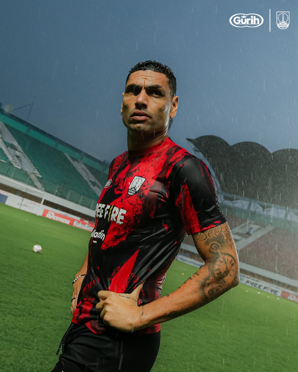 persisofficial's tweet photo. 𝘗𝘢𝘯𝘢𝘴𝘬𝘢𝘯 𝘬𝘢𝘬𝘪-𝘬𝘢𝘬𝘪 𝘥𝘪 𝘣𝘢𝘸𝘢𝘩 𝘨𝘶𝘺𝘶𝘳𝘢𝘯 𝘩𝘶𝘫𝘢𝘯. 🌧️

#PERSISDAY 
#GurihxPERSIS 
#LaskarSambernyawa https://t.co/I9jwckwAlM