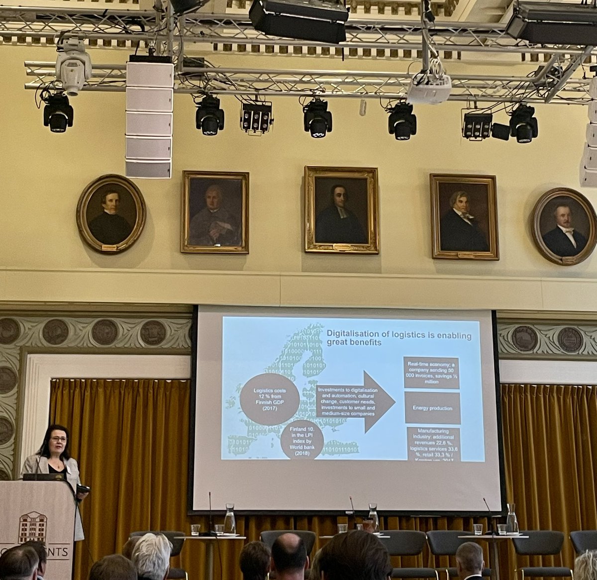 Fintraffic_fi's tweet image. Logistiikka-alan digitalisaatio tuo hienoja mahdollisuuksia. Datan jaolla saadaan lisää ketteryyttä, yhteistyötä organisaatioiden välillä tarvitaan, sanoo @mrautavirta @lvmfi #digitalisaatio #logistiikka #digilog2023