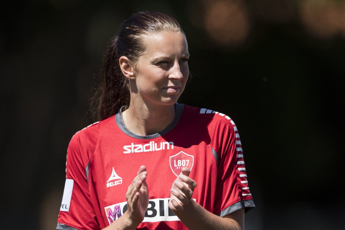 watsonemmma's tweet photo. Malmö FFs Malin Gunnarsson har lyckats med bedriften att vinna alla serier i Sverige, från Div 4 till Damallsvenskan - utom en, som ännu fattas meritlistan. 

Div 1. https://t.co/mmVn4rIsfS