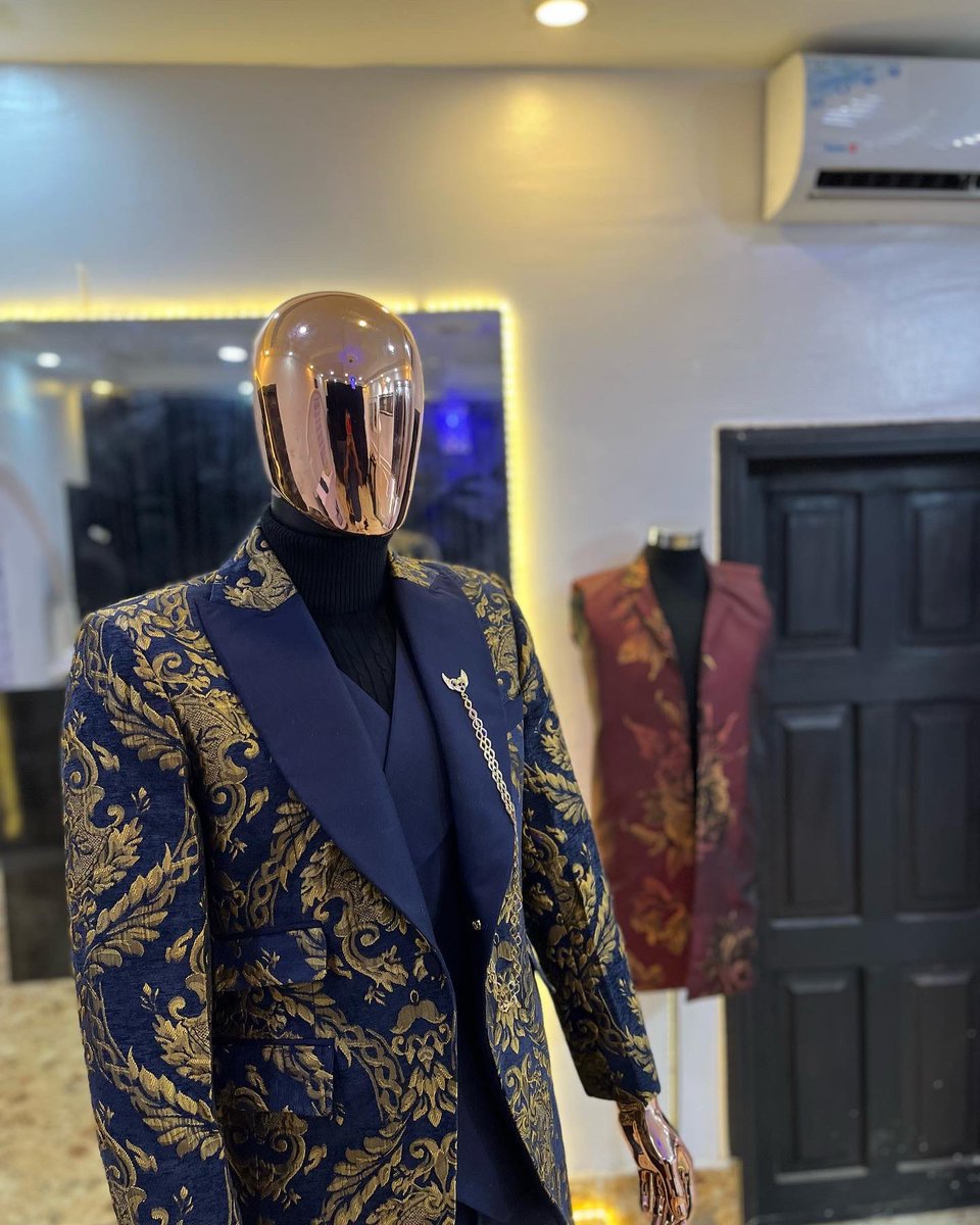 Damask navy Blue and Gold suit by @harmony_stylist.  Send a message Via  DM or 
IG @harmonyfashionstlist
Whatsapp +234 806 511 2845

#hfs #hfsmen #menstyle #menfashion#meninsuit #fashiondesigner #fashionblog #fashionlover#lagosfashionista  #ibadanfashiondesigner #naijadesigner