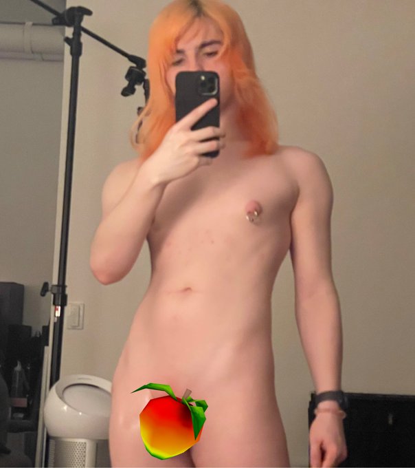 1 pic. FEMBOY CRASH BANDICOOT? https://t.co/8xOvZjiPdr