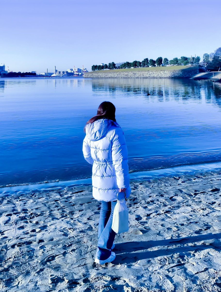 ayabuhi0826's tweet photo. 雲一つない青空だけが映ってる朝の海最高じゃん🐳

しかも1/1ときたもんだ👆🏻👆🏻🌟

#マルチクリエイター
#ポートレート #ポートレート部 
#ポートレート撮影
#ファインダー越しの私の世界 
#キリトリセカイ
#東京 #有你真好 #데일리
#multicreator
#portrait #portraitphotography
#tokyo #japanesegirl https://t.co/cSYVtU7oKX