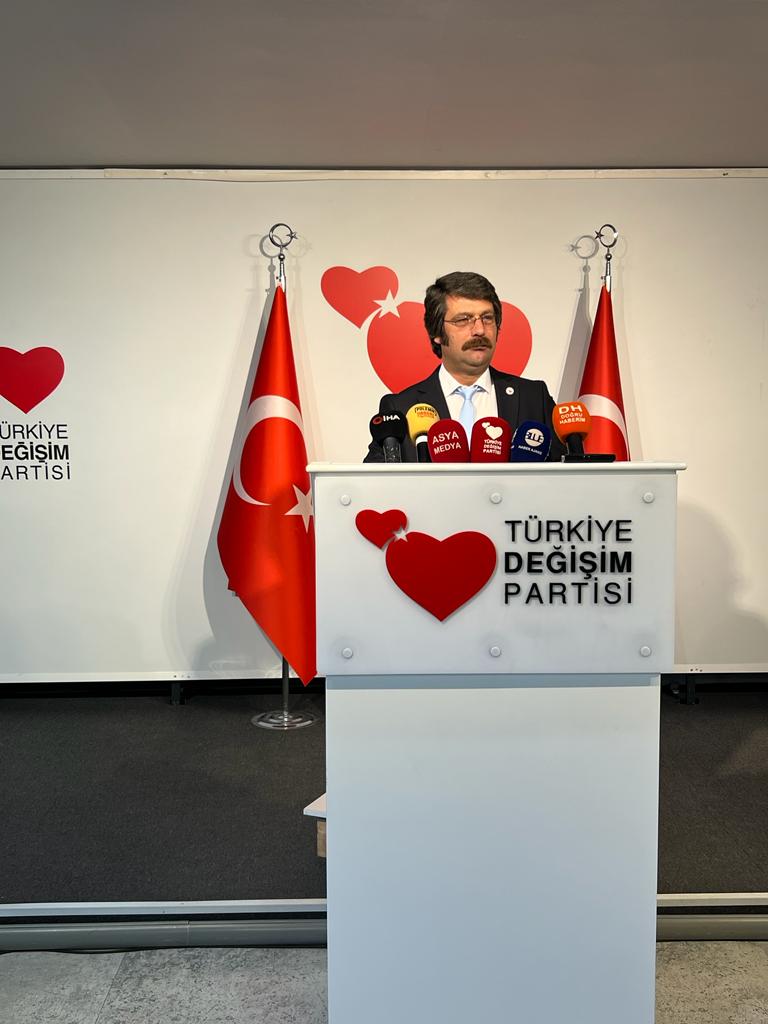 Biz Türkiye Değişim Partisi olarak her seçime hazırız.
Milletin gücü, Meclisin gücüne dönecek,
Saraylarda değil milletin içinde siyaset yapacağız.
2023 Değişimin yılı olacak

İlk işimiz;
#TBMMKahramanlaradaKadro 
#EYThemenMeclise 
#StajEmektir 

Bu sorunları çözerek başlayacağız.