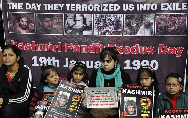 TeamBharat_'s tweet photo. #KashmiriPanditExodusDay is a day of remembrance for the forced migration of Kashmiri Pandits, a Hindu minority community, from the Kashmir Valley in India. The migration occurred in the late 1980s and early 1990s as a result of violence & persecution by Muslim separatist groups. https://t.co/Eoa6BJtxoK