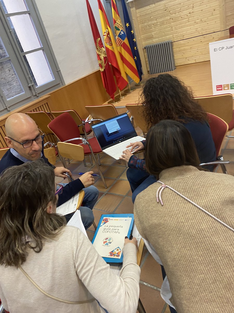 martacipres's tweet photo. Segunda parte del seminario #COFOTAP #talleres colaborativos para trabajar los objetivos del Plan Digital de Centro #PDC @dgafprofesorado @Cddaragon @cpjuandelanuza https://t.co/s5q4FkiKO4