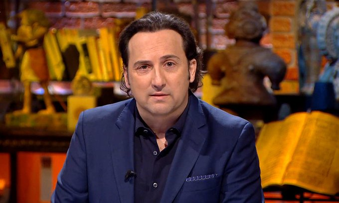 Encuestando's tweet photo. 📊 ¿Es Iker Jiménez, en tu opinión, un buen periodista?

🔄 SÍ
❤️ NO https://t.co/hhFGKZQnwp