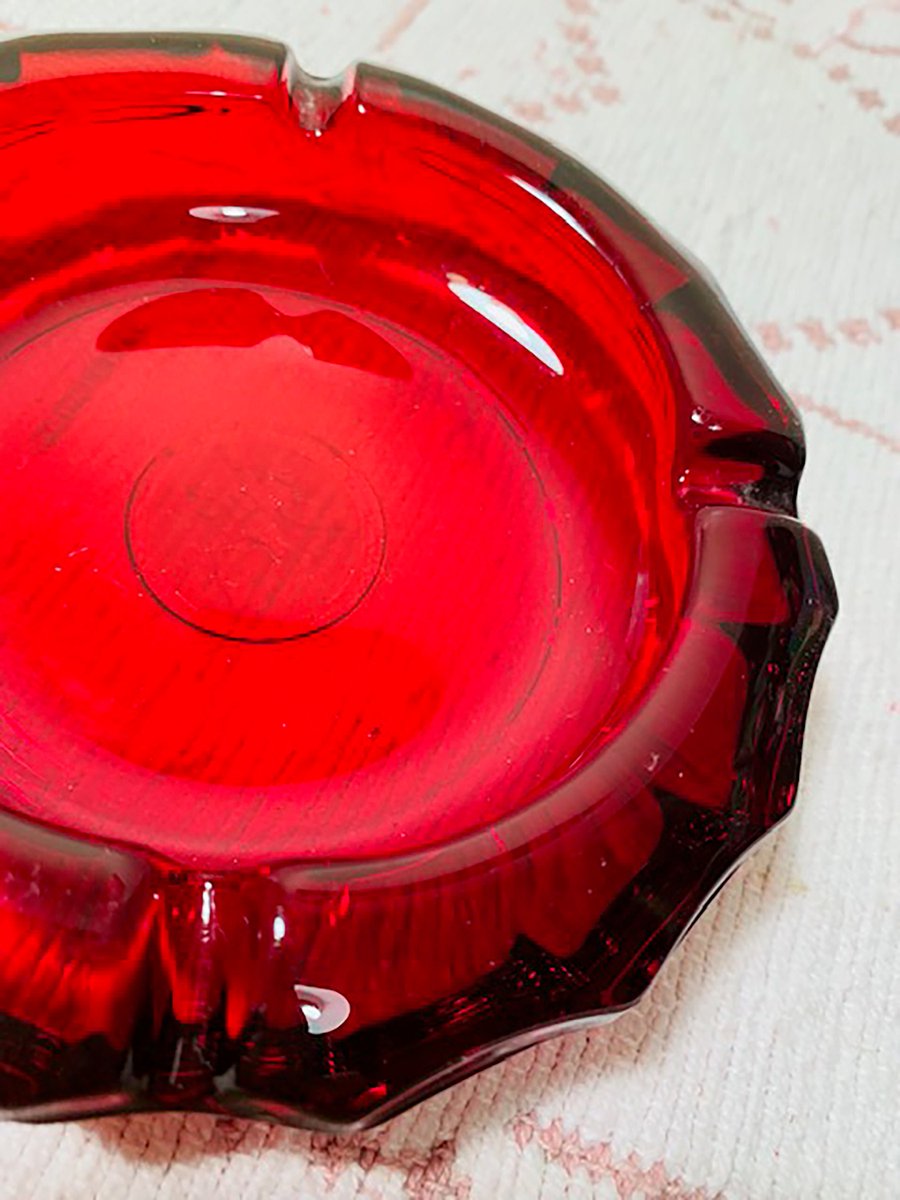 Vintage Fostoria Ruby Red Glass Ashtray  $23
etsy.me/3CYM8iM #red #clear #jewelrydish #fostoriadish #collectibleglass #vanitydishtray #rubyred #smokingaccessories #vintageashtray #desktopbusinesscardholder #vintagedeskaccessories #for women #artglassashtray