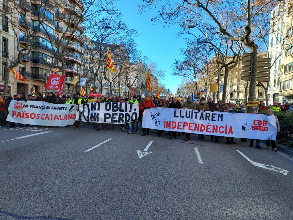 ✊HI SOM... i hi continuarem sent!

👉 Fins que es respecti a la majoria
👉 Fins que tinguem un país just i sense usurpadors de tota mena
👉 Fins que siguem lliures!

#19GenerSortimAlCarrer
#PaïsosCatalans
#Independència