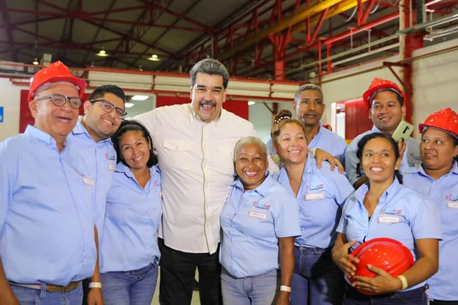 MSVEnLinea's tweet photo. #AsiLoDijo || Pdte. @NicolasMaduro: Venezuela renace de la mano de la Clase Obrera y de un pueblo unido que ama y lucha por tener una Patria nueva y mejor.

#19Ene #LasSancionesDestruyenElSalario https://t.co/QfPYFqytEq
