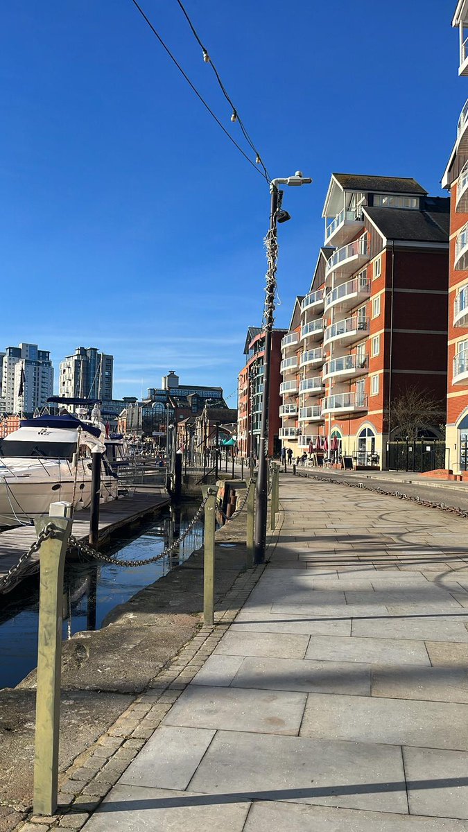 Ooohhh we do love do viewings on #IpswichWaterfront ! 
Even if it doesn't show just how COLD it is!!!! 
. 
. 
. 
#ipswich #suffolk #ipswichtown  #itfc #ipswichsuffolk #discoveripswich #chelmsford  #woodbridge #photography  #eastanglia #portmanroad #shoplocal #belvoir #sunshine