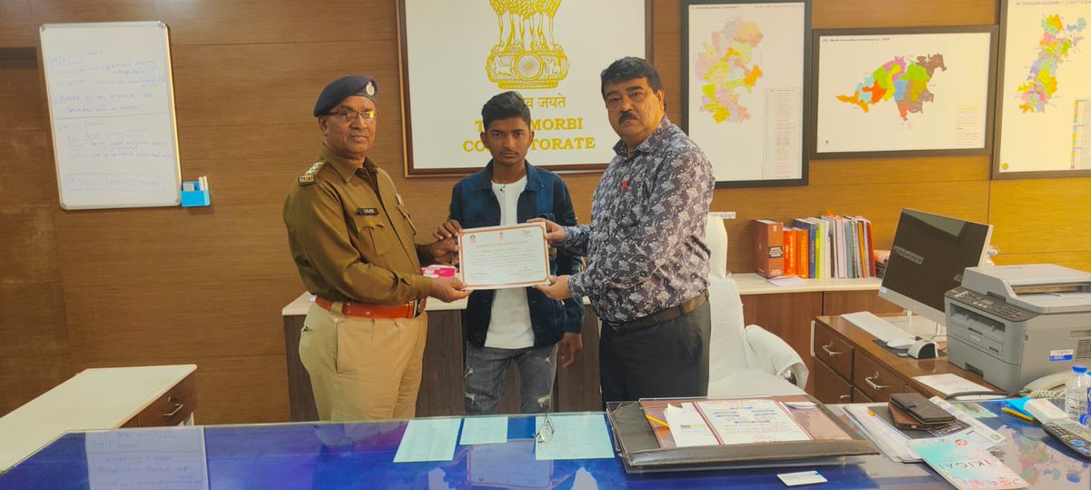 CollectorMorbi's tweet photo. ગુડ સમરિટન એટલે કે માર્ગ અકસ્માતના કિસ્સામાં ગંભીર રીતે ધાયલ થયેલ વ્યક્તિને અકસ્માતના પ્રથમ કલાકમાં હોસ્પિટલ પહોચાડનાર વ્યક્તિને રાજ્ય સરકાર દ્વારા Scheme for Grant of Award to the Good Samaritan યોજના અંતર્ગત મહત્તમ રૂ. ૫૦૦૦ પ્રતિ ગુડ સમરિટન આપવામાં આવશે. https://t.co/mIXXdiDN2L
