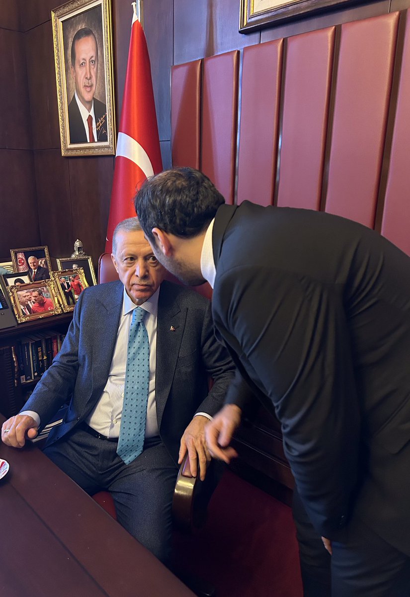 ibrahimhalil_ak's tweet photo. Bazı anlar vardır… 🖤

@RTErdogan 🇹🇷

📍TBMM

🗓 18.01.2023 https://t.co/Fr5iR7am5i