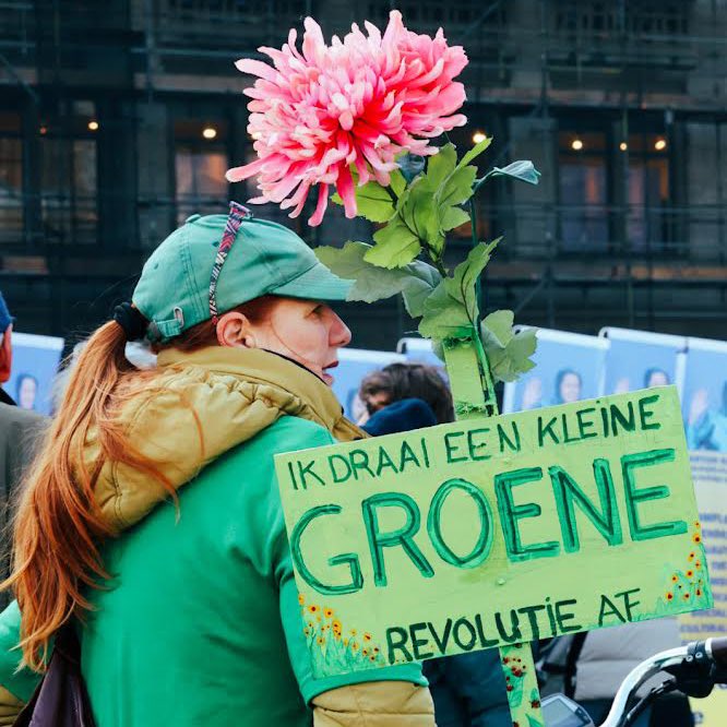 ☘️👨‍👩‍👧‍👦 Amsterdamse groenorganisaties willen een referendum over de Hoofdgroenstructuur.

✏️🌳 Teken voor vrijdag 13:00 uur om dat mogelijk te maken: bit.ly/3GVh7gK

👊 Bescherm het Amsterdamse groen met jouw handtekening!