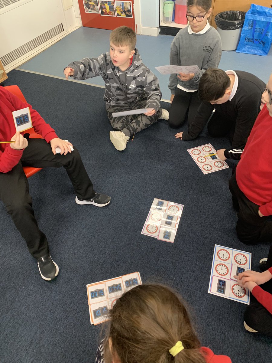 MrsFlemingP4's tweet photo. P4 are learning how to covert analogue to digital time as well as reading the 24 hour clock. https://t.co/wJAC6w3Nny