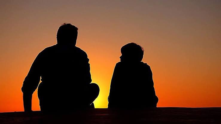 "Gölgesi olsun, üstümüze vursun, baba yine de babadır."
￼
Latife Tekin, Sevgili Arsız Ölüm