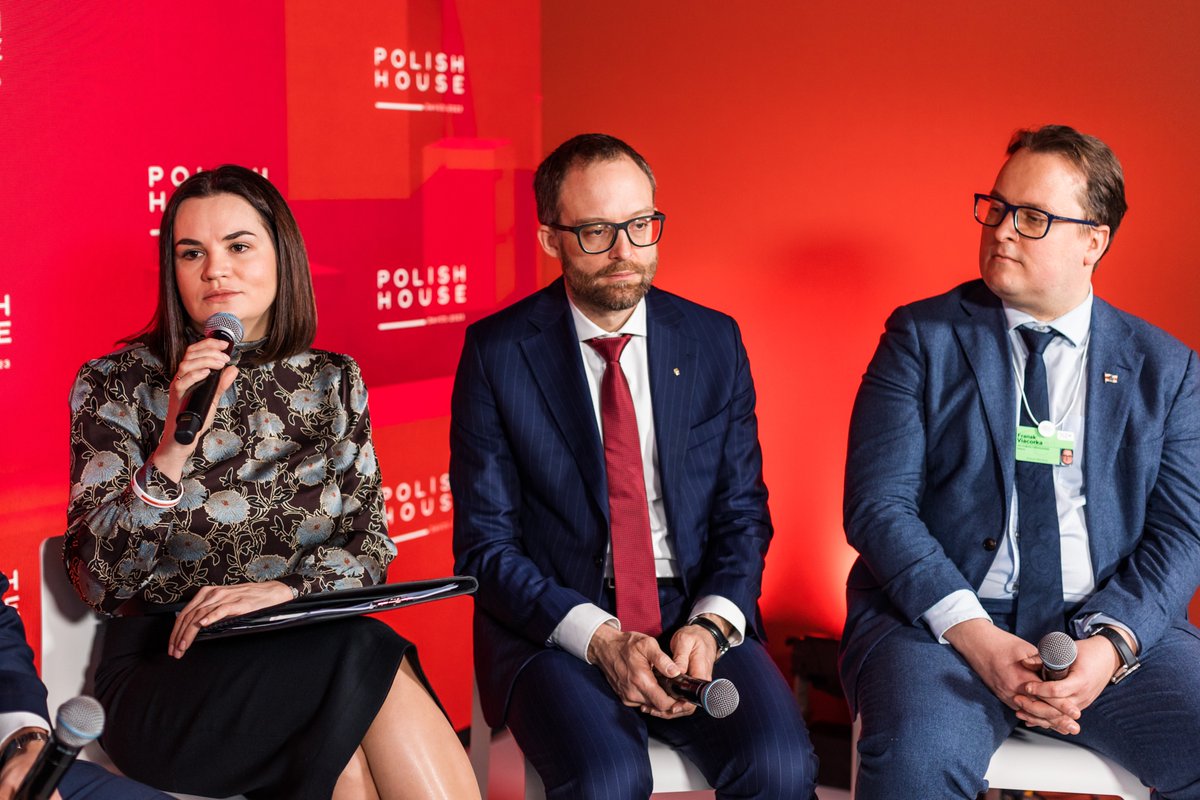 Polish House Davos tweet media