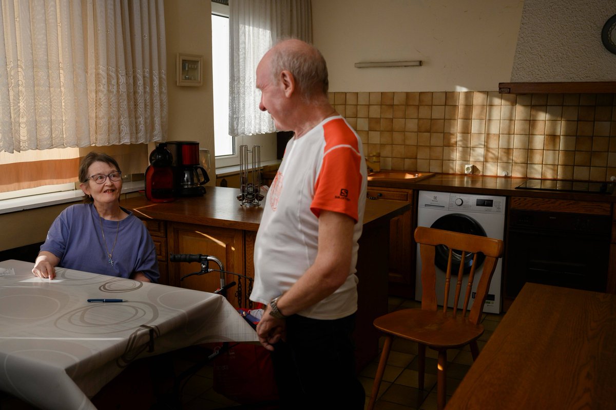 #Metz : une copropriété dégradée retrouve des couleurs et de la chaleur !

💡 La #copropriété Bernadette datant de 1969, était fortement dégradée. Placée en plan de sauvegarde, elle a fait l’objet d’une #rénovation aidée par l’#Anah. 

#copro #énergie #logements #énergie