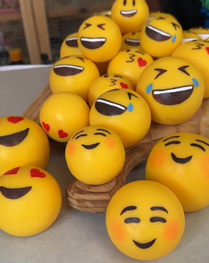 peterpaivareal's tweet photo. Rir ainda é melhor remédio!

Dia internacional do riso aqui no Armazém foi cheio de trabalho, amor e alegria pelo que fazemos!

#saboariacriativa #peterpaiva #empreendedorismo #emoji https://t.co/nZnrnJ6QyK