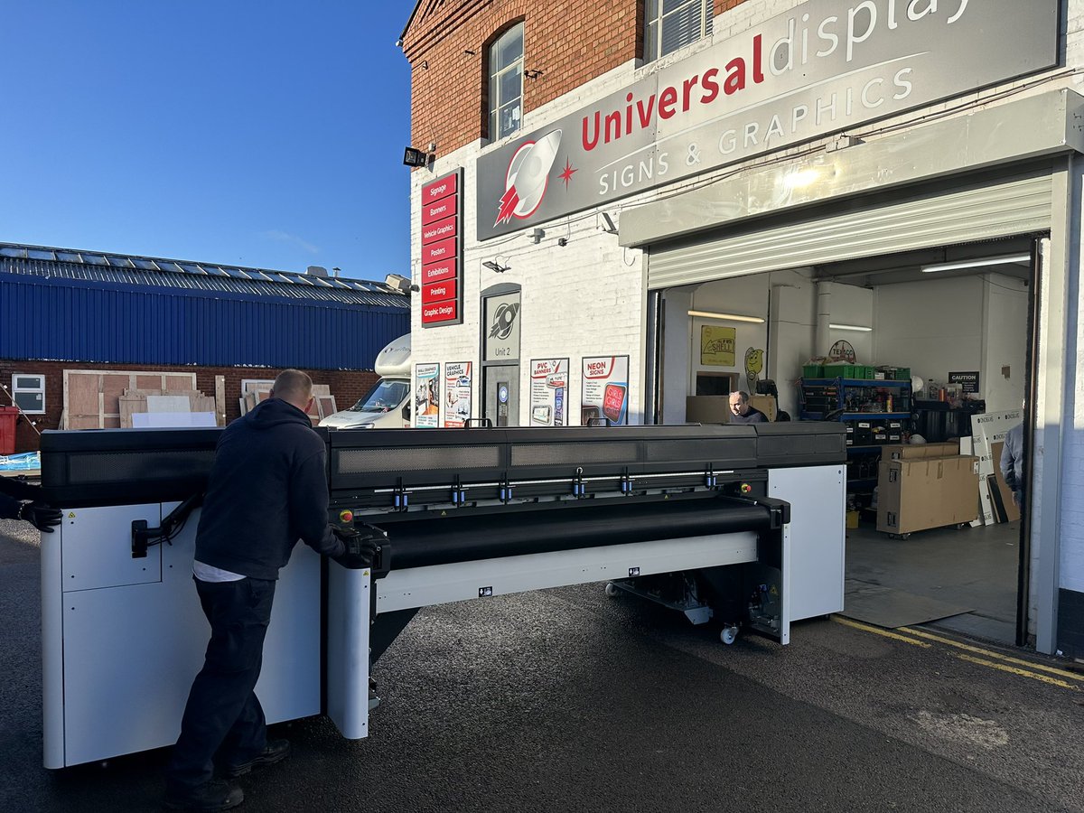 UDLimited's tweet photo. Now online our #gamechanging Hp Latex R2000, flatbed printer. The new machine is super wide, super-fast and super eco-friendly using odourless, Latex inks! It perfectly supports our plans to add more sustainable &amp; recyclable products to our range! ♻️#signage #WorcestershireHour https://t.co/NpSZxRuwcW