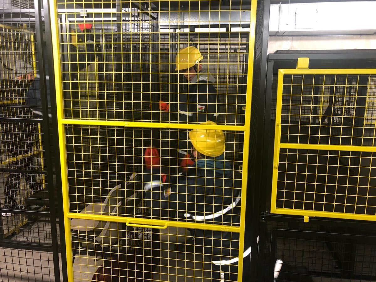 DallaglioRW's tweet image. Another great career taster day with the fire service! 🔥🚒👩‍🚒
Thank you to Merthyr Fire Station for hosting our young people and giving them an insight into what a future as a firefighter could be #inspirethenextgeneration #firefighters