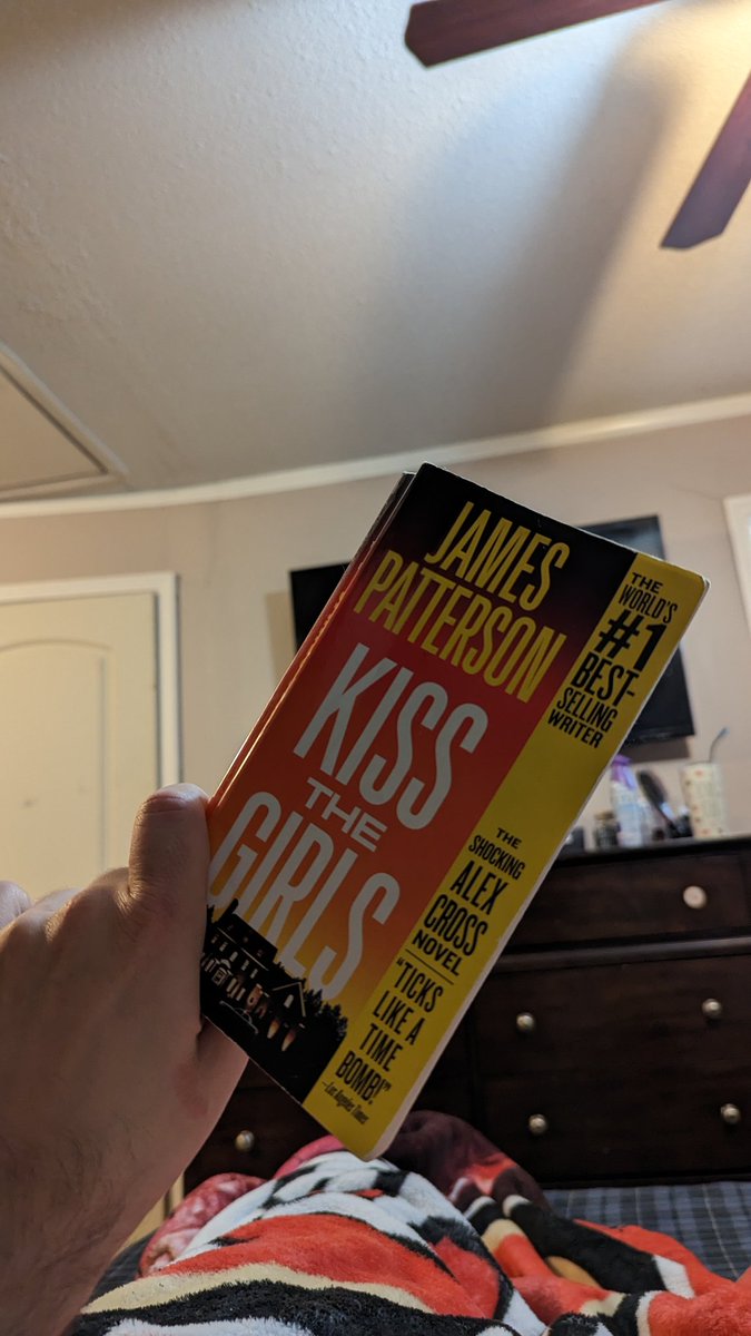 Fell asleep early, so I'm up before everyone else. Taking advantage of a quiet house and going to finish this book. 

#JamesPatterson