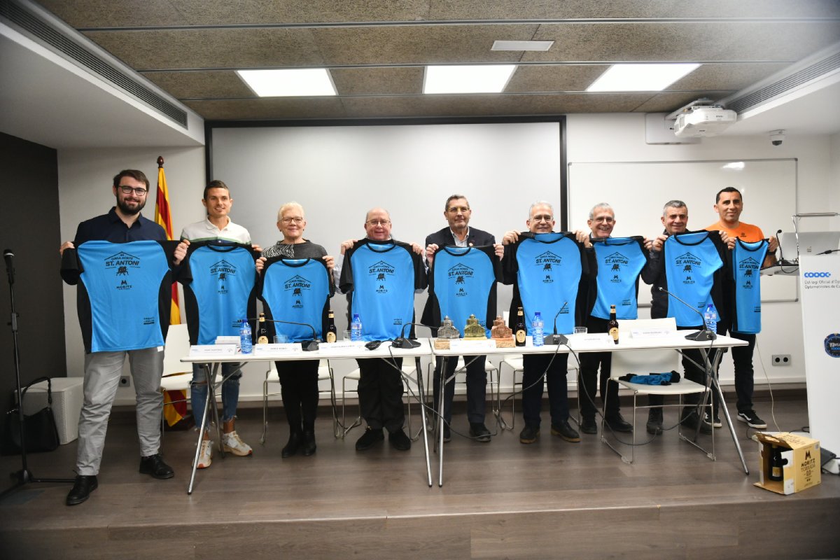 optimoda's tweet image. El COOOC, presente de nuevo en la cursa Moritz Sant Antoni bajo el lema ‘Más deporte, menos miopía’ dlvr.it/Sh6nwR