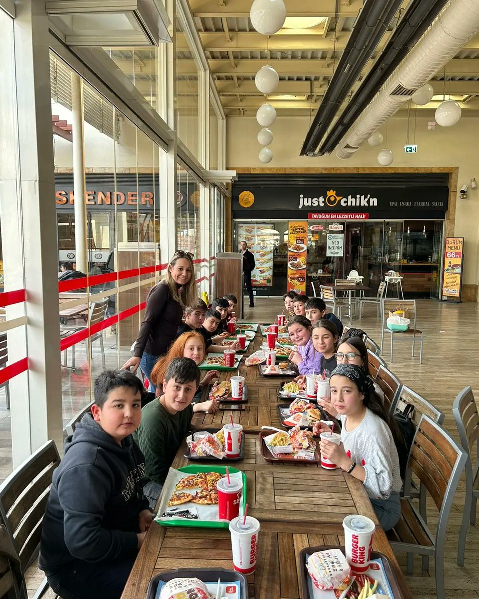 Okulumuz Fen Bilimleri öğretmeni Gamze SAĞLAM rehberliğinde 6A sınıfı ögrencileri 'Rafadan Tayfa Galaktik Tayfa' sinema filmini izlemeye gittiler. <a href="/Aydin_MEM/">Aydın İl Millî Eğitim Müdürlüğü</a> <a href="/KoskMem/">Köşk MEM</a> <a href="/Selim_Karatas09/">Selim Karataş</a> <a href="/Murat051909/">Murat</a>