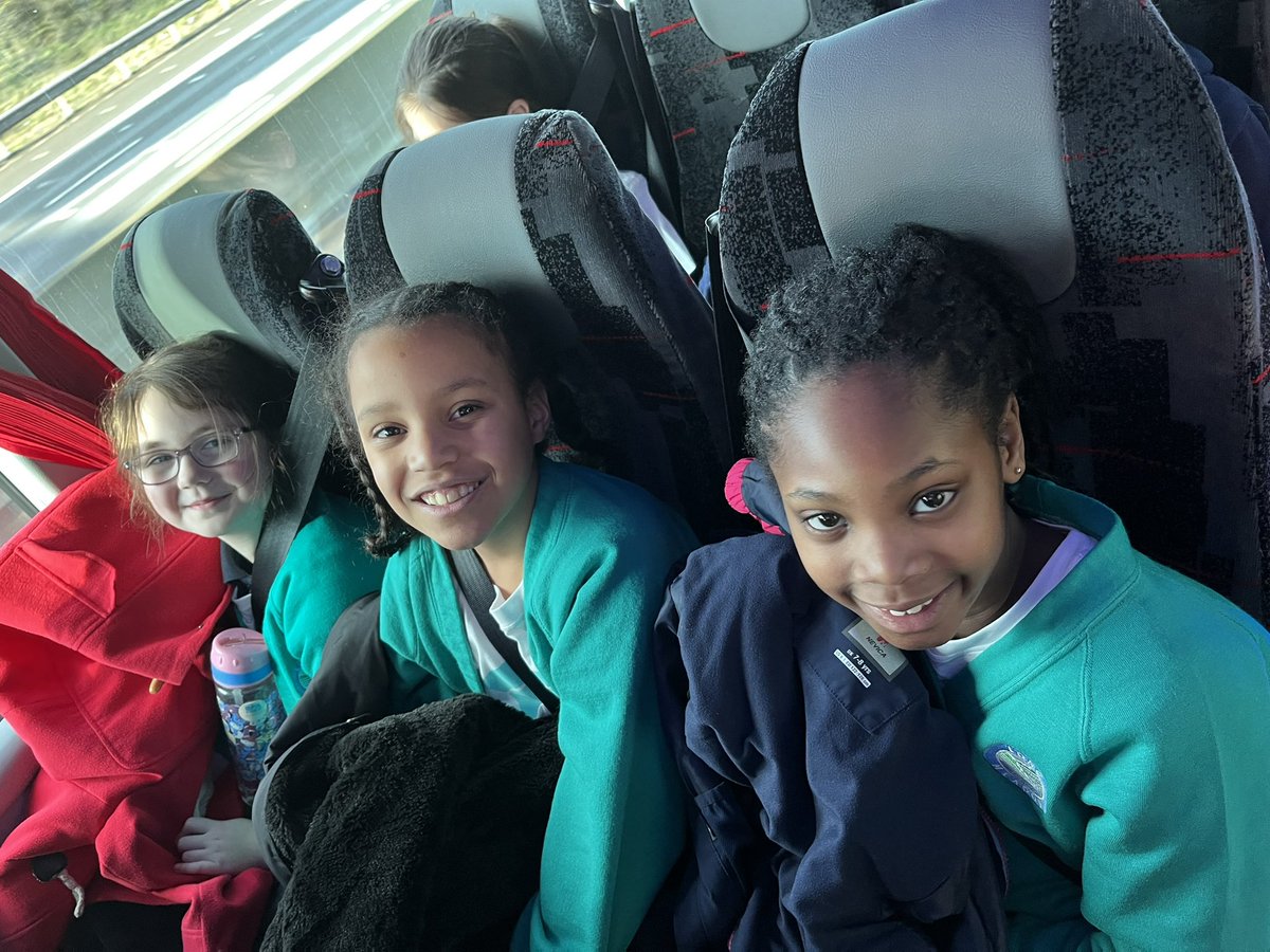 MissKidd_LMS's tweet photo. @YVconcerts HERE WE COME https://t.co/cUh80dGxYh