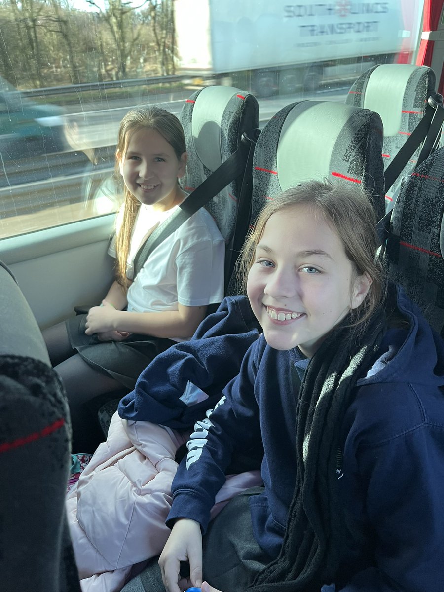 MissKidd_LMS's tweet photo. @YVconcerts HERE WE COME https://t.co/KbBALiveeC