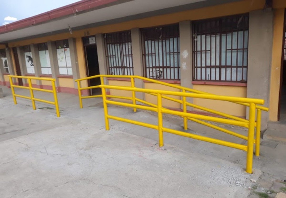 GAMLP_SMEDS's tweet photo. #SMEDS | Construcción de rampas y reacondicionamiento de baño para personas con discapacidad, renovación de canaletas, bajantes, red principal de alcantarillado sanitario, nivelación de terreno y construcción de nuevo hormigón, reparación de techos y otras obras son inauguradas. https://t.co/Nr7f9aIpbL