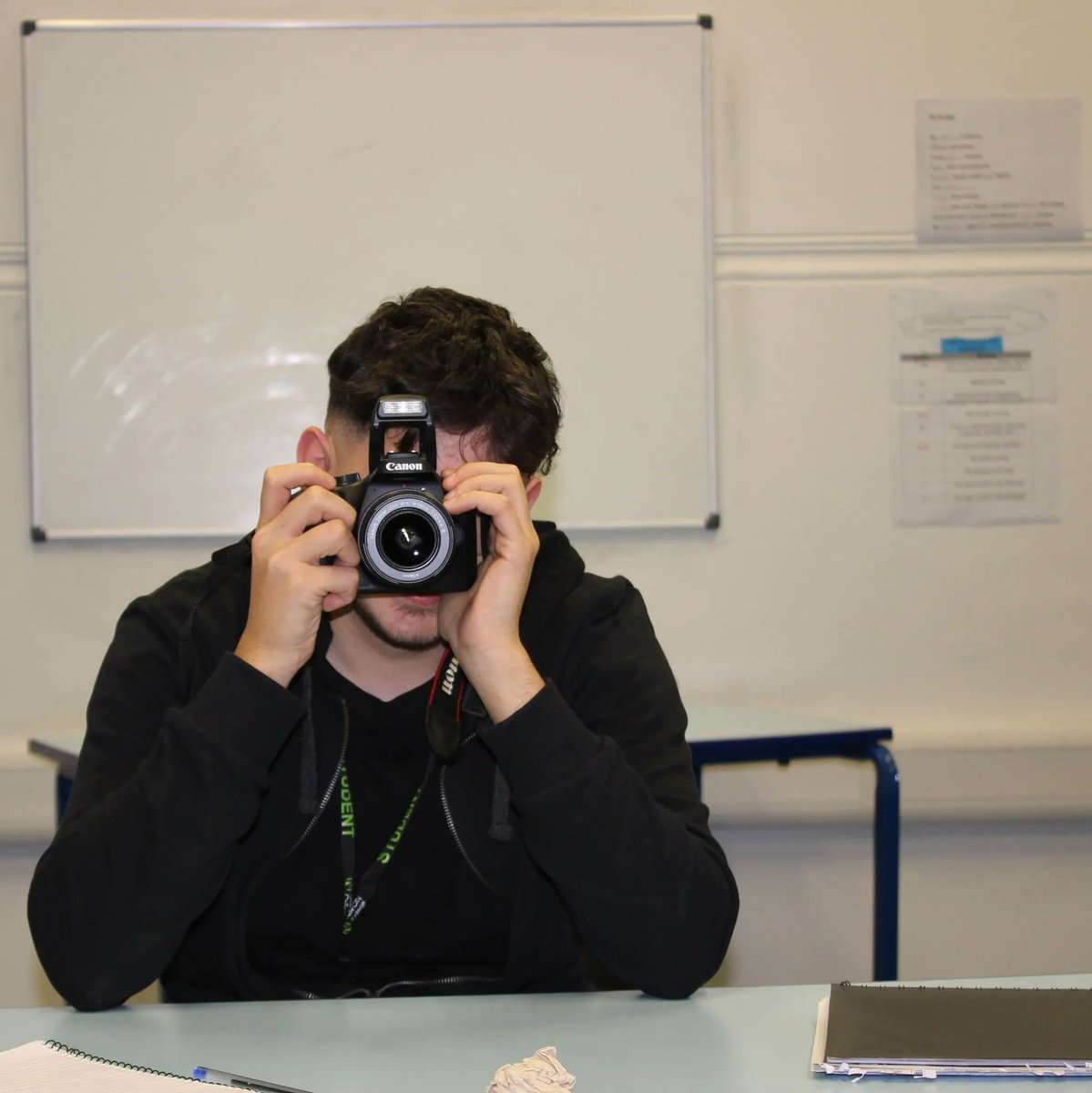 Last term, our young people from @newcitycollege_tower spent learnt how to use DSLR cameras to film their own documentaries. Visit our website to give them a watch: buff.ly/2t7a03h 

#BreakingThoughTheHeadlines #YoungVoicesCount #HeadlinersUK #Empower #Educate