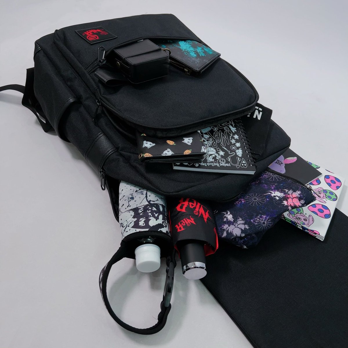 NieR_tokyo's tweet photo. 🎁本日〆切プレゼント企画🎁

大容量7POCKET BACKPACK
【FACE LOGO】

🎁3名様にプレゼント🎁

ユニセックスアイテムです🐰

◼応募方法
フォロー(@NieR_tokyo) &amp; RT
◼締切〆  本日24時

※鍵垢の方も対象内です。

是非ご参加ください🙇‍♂️🙇‍♀️ https://t.co/sflfLeDz1v
