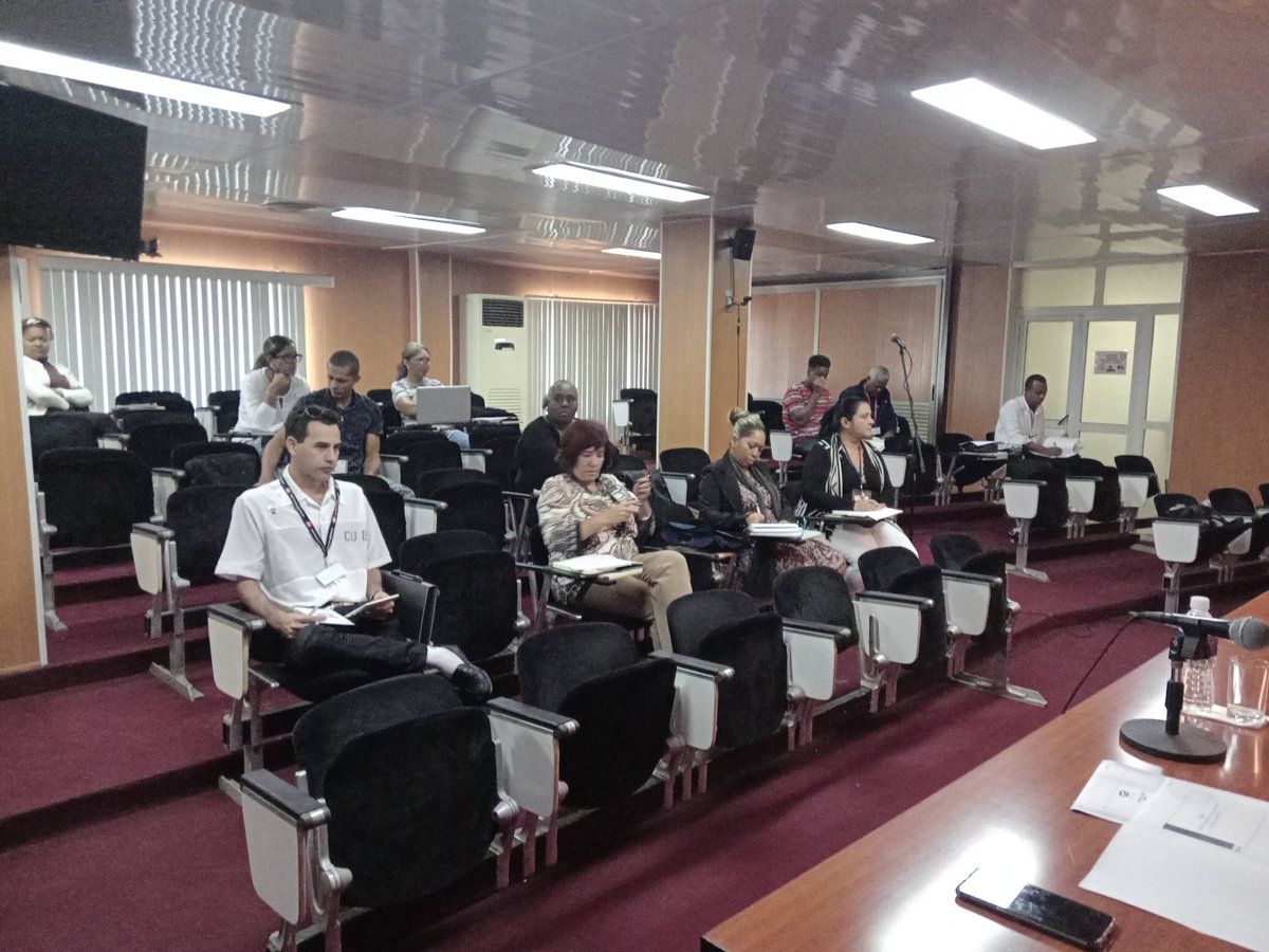 BetsyDazVelzqu2's tweet photo. Sesiona en la sede del @MincinCuba el Comité de Calidad correspondiente a este período, donde se analizan temáticas relacionadas con las acciones para la Implementación del Sistema de Gestión de la Calidad y el Medio Ambiente. https://t.co/Nyok0MxPze