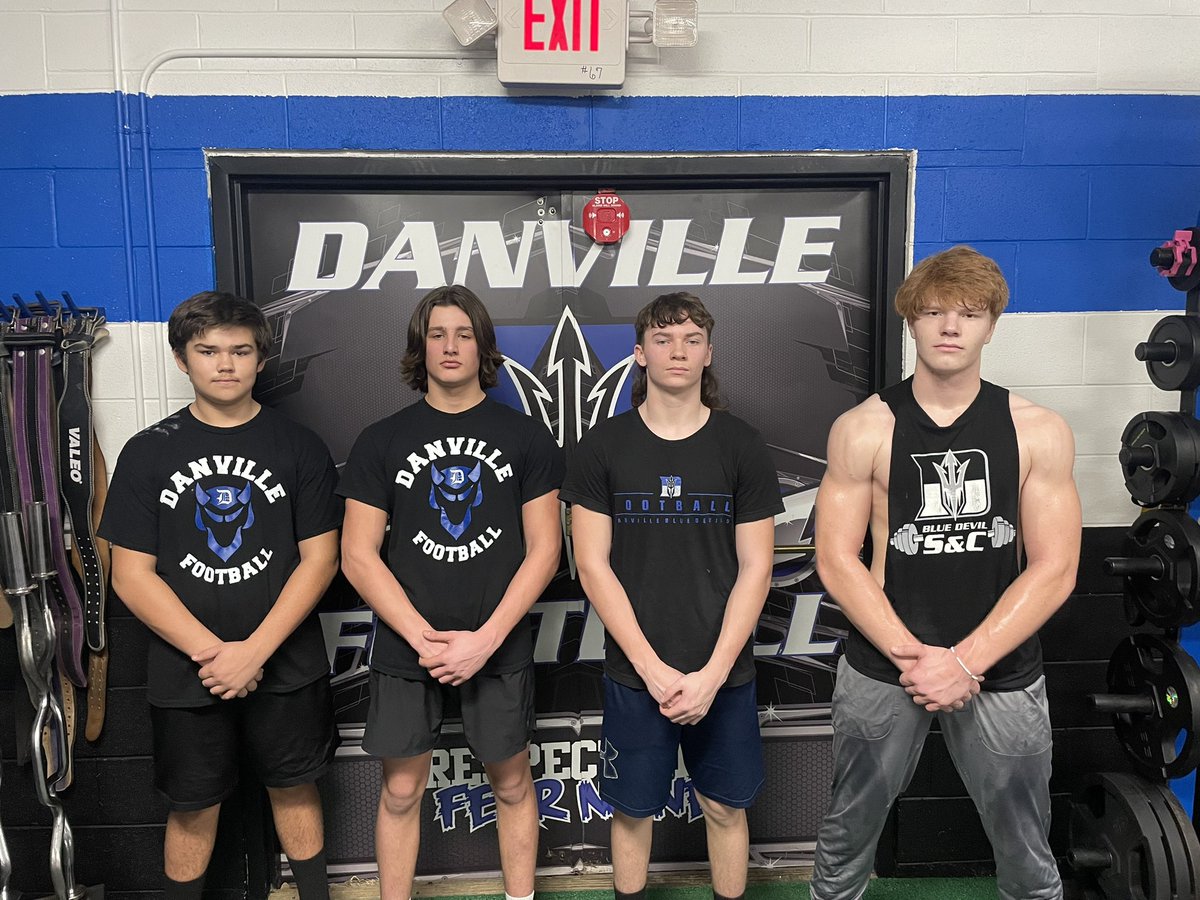 BlueDevilFBall4's tweet photo. Great job to our lifters of the week! Leading by example and giving great effort! #unfinishedbusiness https://t.co/SCUcL16UGQ