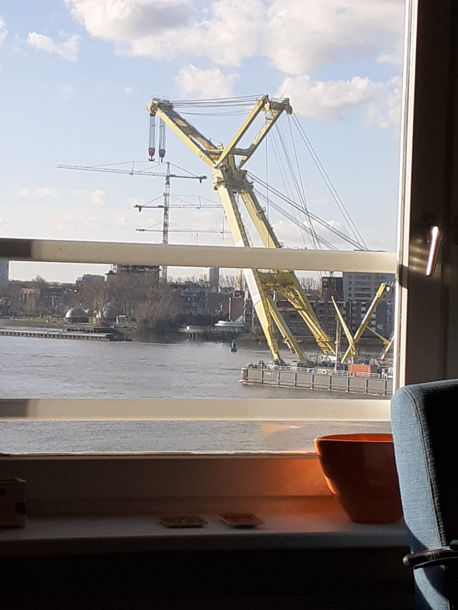erwin_hattingh's tweet image. Kraanponton tilt kraan tilt kraan tilt kraan 😵‍💫😬 ⁦@RDStad⁩ #ponton #kraan #Rotterdam ⁦@Rijkswaterstaat⁩ ⁦@RWS_WNZ⁩