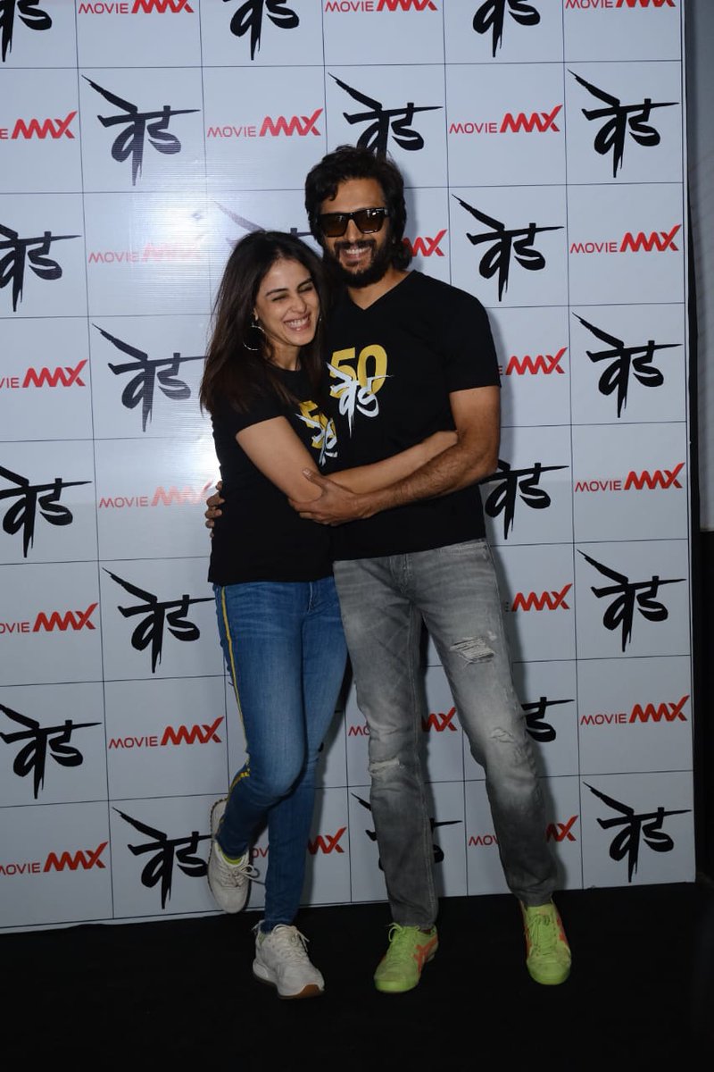 moviemaxoffl's tweet photo. It was great hosting a special fan screening for #Vedfans at Moviemax, Sion. Here are a few shots from the event 🤩. Please share your experience with us in the comments section below.
#MarathiMovie #Genelia #RiteishDeshmukh #Ved30Dec #SpecialScreening #Fans #MovieMaxOfficial https://t.co/4ndvQgkRcO