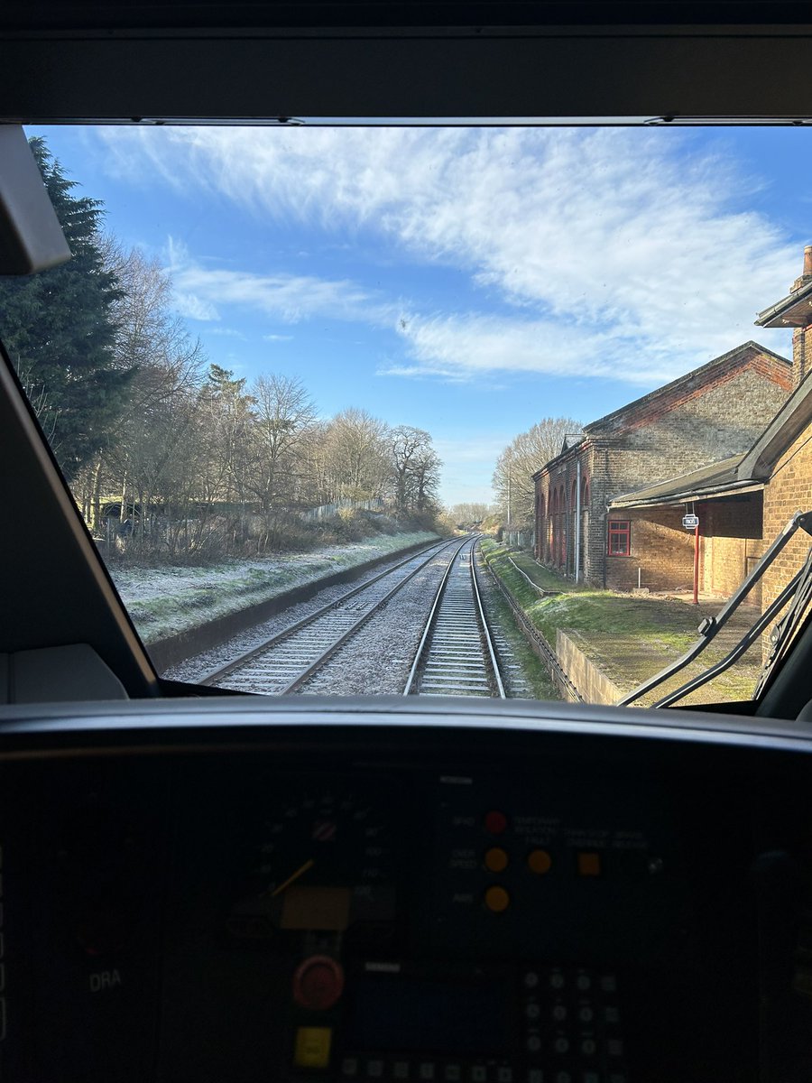 Another day, another disused station on the <a href="/greateranglia/">Greater Anglia</a> network. This time it’s the <a href="/EastSuffolkLine/">East Suffolk Lines</a> and it’s a little frosty this morning passing through Bealings station, closed in 1956.

More here en.m.wikipedia.org/wiki/Bealings_…