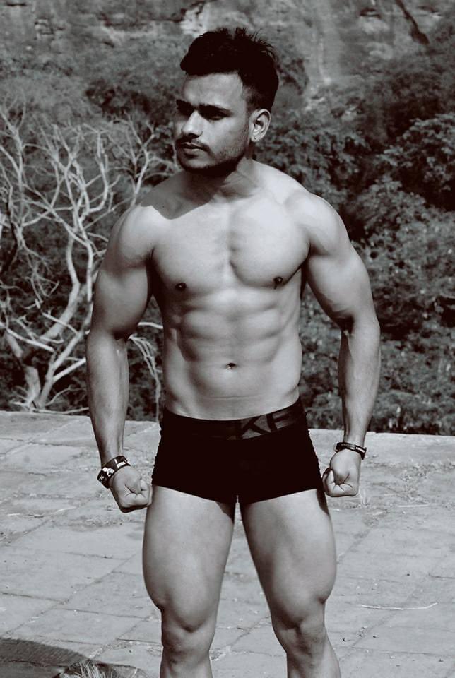 Drmuscular's tweet photo. “मन एक ऐसी जमीन है, जहां आप जैसी मानसिकता का बीज बोयेंगे, आपको वैसा ही फल प्राप्त होगा”
#drmusculr #drmuscular #drmuscularfanpage #fitness #bodybuilding #mrmp #mrgwalior #community_health_officer @RogueFitness @muscle_fitness @CrossFit @Bodybuildingcom https://t.co/z1Kx4o5LIY