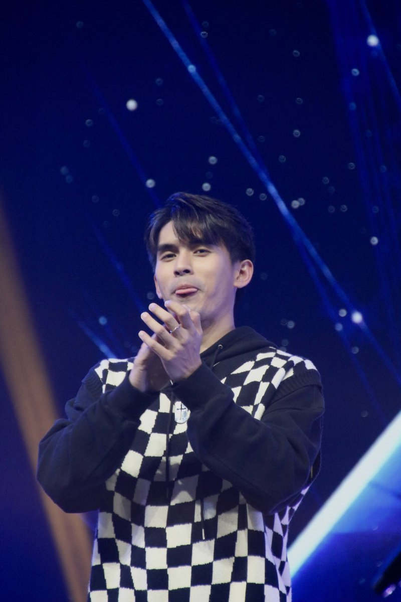 ammster_'s tweet photo. กว่าเจมส์จะมาถึงตรงนี้ได้เชื่อว่าความพยายามนั้นจะไม่ทำร้ายเจมส์นะ อีกนิดเดียวจะถึงฝันแล้ว เจมส์จะเป็นคนนั้นได้แน่นอน ขอให้โชว์วีคนี้ปังงงง กว่าทุกโชว์ที่ผ่านมาเลย 🫶🏻
#ความหมายของเจมส์
#Jamesjed
#Thestar2022 https://t.co/dDzka4yAE7