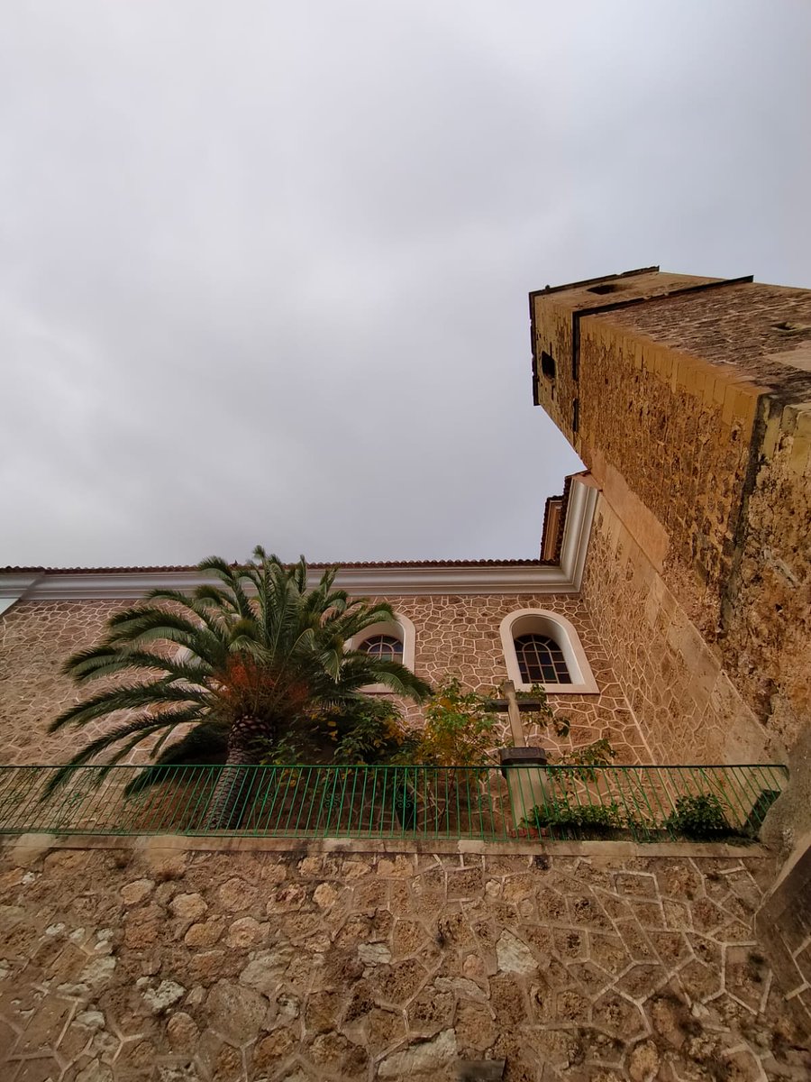 AynaTurismo's tweet photo. Iglesia Santa María de lo Alto, ¿quieres conocer toda su historia? 👉🏼Inscríbete en nuestras visitas guiadas por el casco urbano. Sábados a las ⏰17:00h. Información de otros horarios e inscripciones en el 📞967295316
#turismocultural @turismoalbacete #turismodemontaña @turismoclm https://t.co/2lU5b8bisW