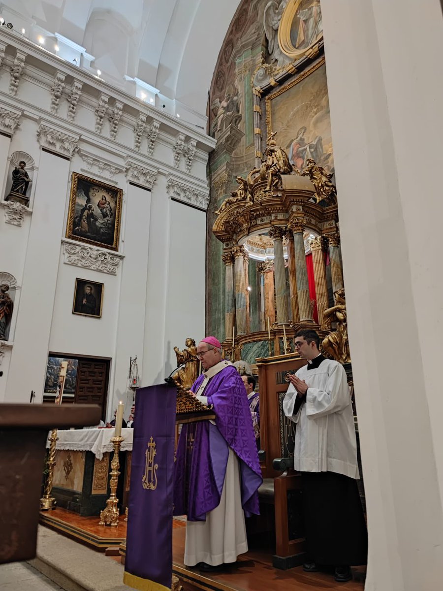 padremendizabal's tweet photo. Compartimos algunas imágenes de la celebración de la Santa Misa en el V Aniversario de la muerte del Padre Luis María Mendizábal, presidida por el Sr. Arzobispo de Toledo en el Santuario Diocesano de los Sagrados Corazones. https://t.co/U5rSekmBRp