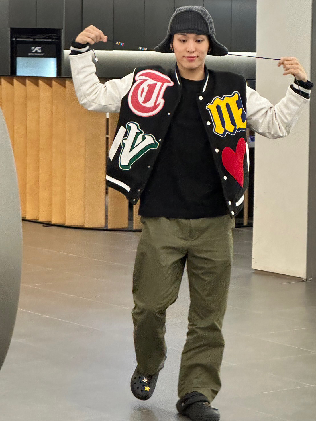 Fm1cFXzaEAESQxU?format=jpg&name=large