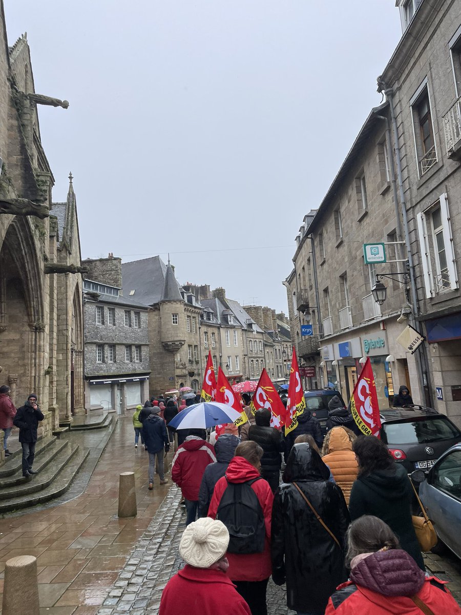 Travail - vie - retraité 💪
Très grosse mobilisation à Guingamp, comme dans toute la France. 👍