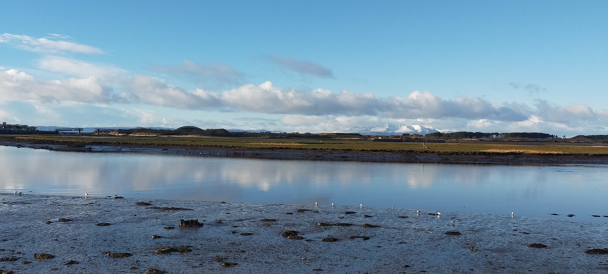 Some blue skies to help combat any January blues - perfect opportunity to get out on one of the PTWK trails or make your own & share with us where you go. Sure it'll be warmer moving about outside than sat at a screen inside - no? Just me?! ow.ly/MEpi50MuSVB