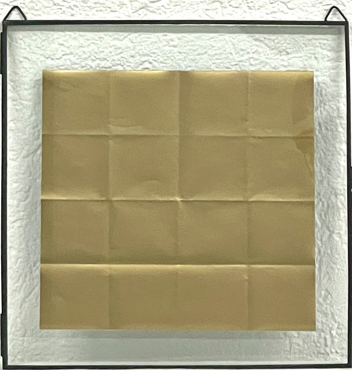 espace_L's tweet photo. Seuils avec Vivianne van Singer 
Jusqu’au 25 février 2023 du mardi au samedi de 11h à 18h 
Venez nous rendre visite ! 
——-
Vivianne van Singer 
Plies/dépliés, 2022
Papier chromolux recto gold, encre couleur 
25 x 25 cm https://t.co/FwrXv6qzS1