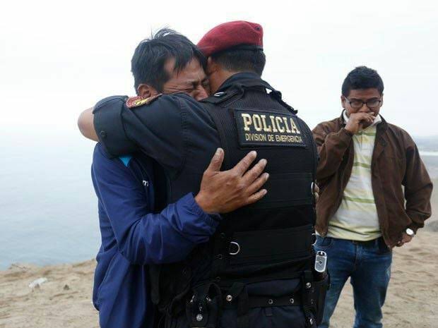 gustavocesti's tweet photo. La toma de Lima, podrá convertirse en el abrazo de Lima?
Hoy puede ser la gran oportunidad en q dejemos atrás odios, divisiones, olvidos, maltratos y resentimientos. Puede ser el momento en q se inicie un nuevo país reconciliado y unido. 🇵🇪
Veremos quiénes quieren lo contrario. https://t.co/caaGHKJjBj