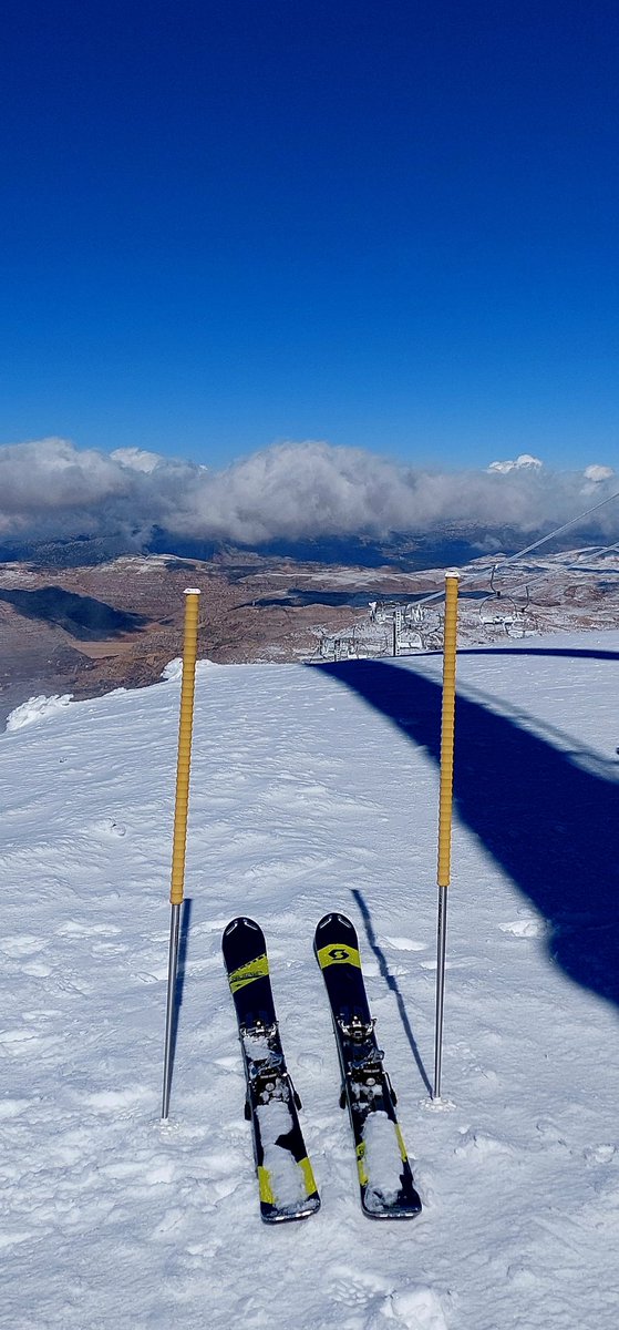 georgesaado1's tweet photo. 1st Skitouring 2023 with @bob_mallo 🤘🍻
Hope not the last 😏... waiting for snow loading 😬.
#skitouring
#winterseason
#2023
#staystrong
#skinup
#Lebanon 🇱🇧 https://t.co/KzBgtf7wBs