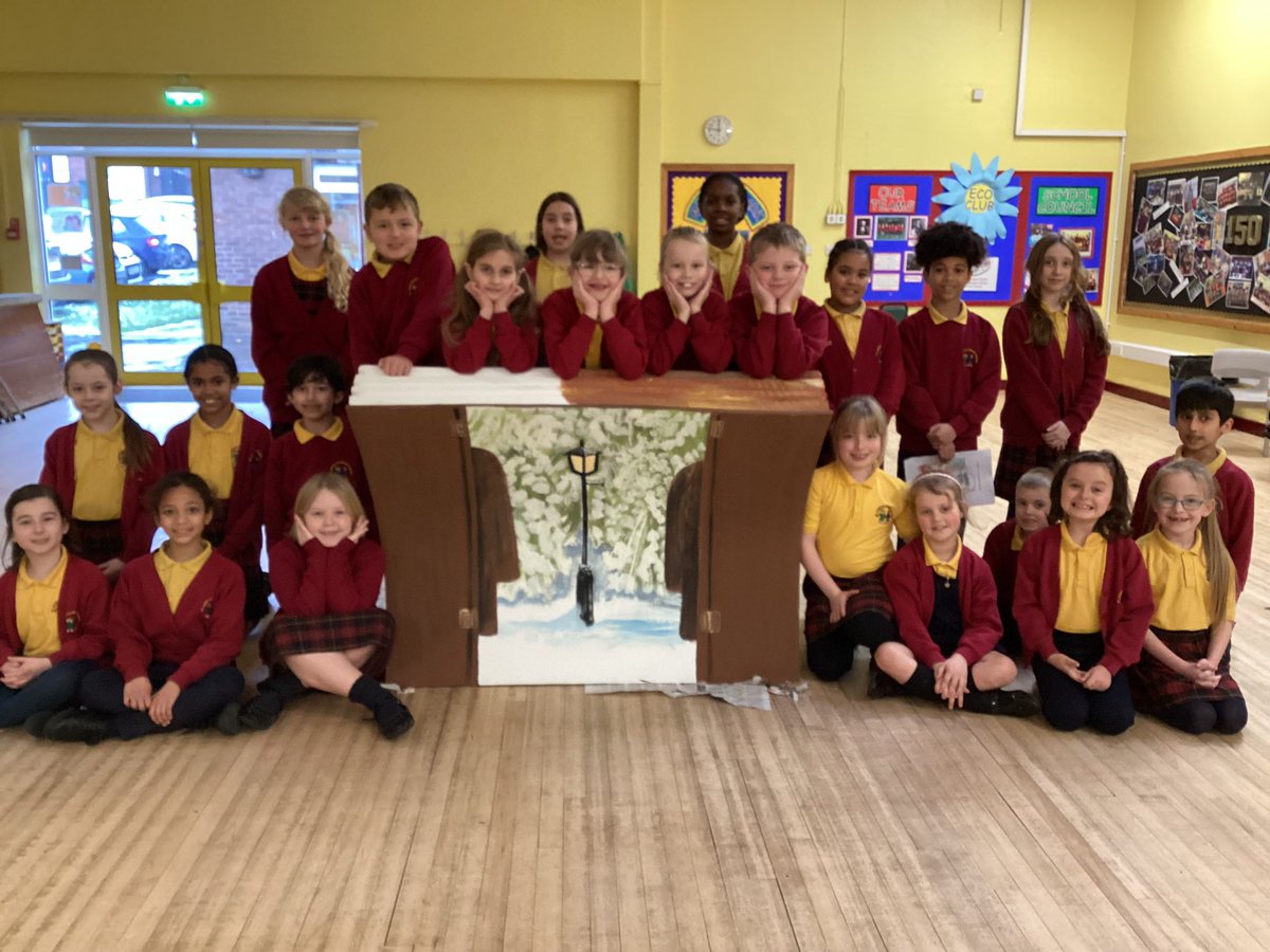 ClaireGreenway4's tweet photo. Thank you to everyone @StJamesChorley for your fantastic book bench designs. We can’t wait to see it in @ChorleyCouncil town centre to encourage everyone to read. @ebbandflobooks 
 @ChorleyLibrary @LancashireSLS @SWLiteracy https://t.co/np67CVIHnO