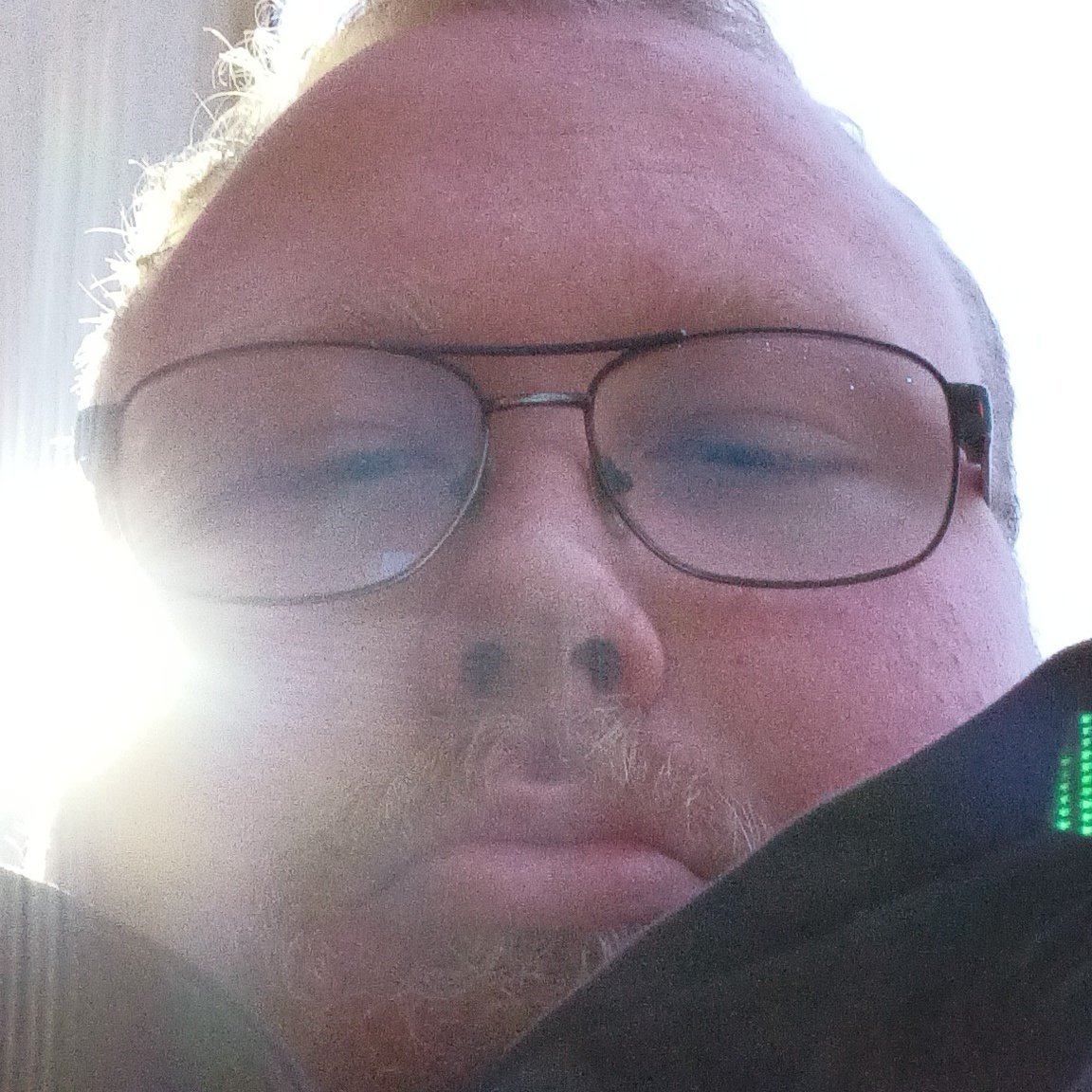 DoubleCollin's tweet photo. I'm single and no kids. https://t.co/Ix6M6q7IFm