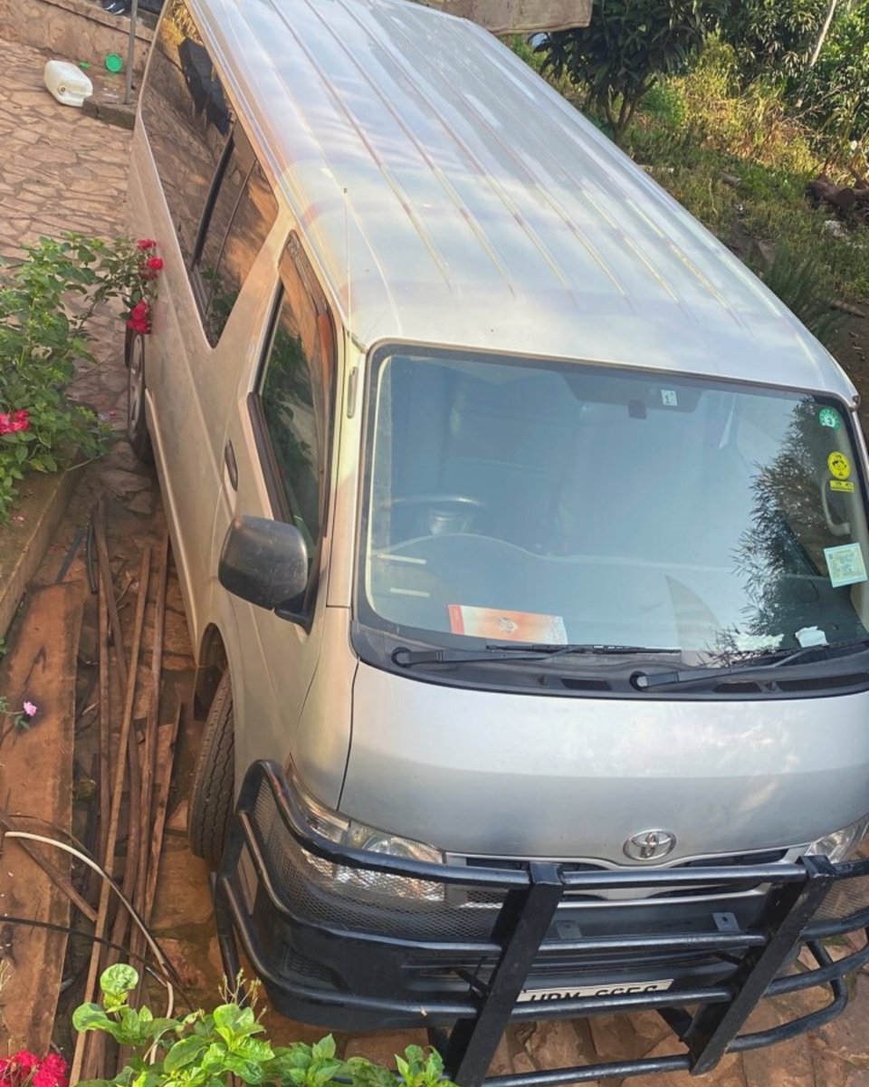 Engeye's tweet photo. A GIANT thank you to all of our supporters this past year! We are so thankful that: 

✨Our new van (check it out!)
✨Uganda is ebola-free!
✨We reached our fundraising goal!
✨Two US visiting teams will be heading to Engeye! https://t.co/yOziAeC5Oy